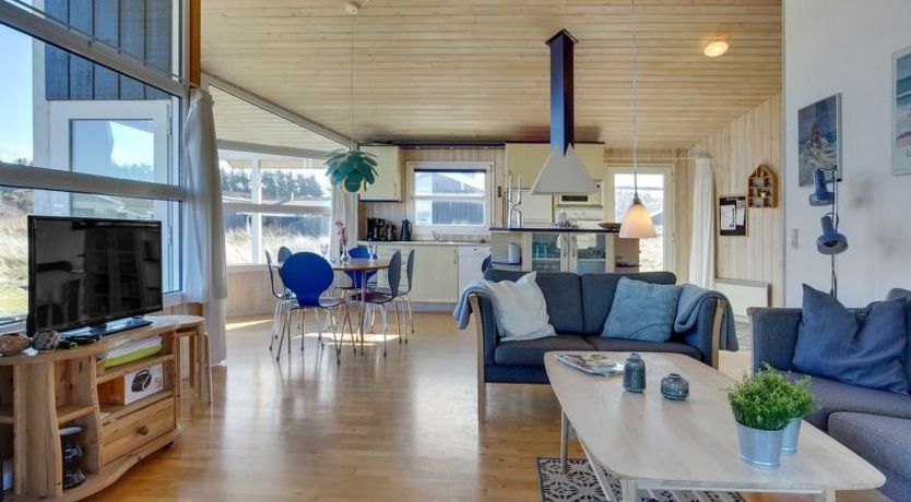 Photo of "Zafirka" - 364m from the sea