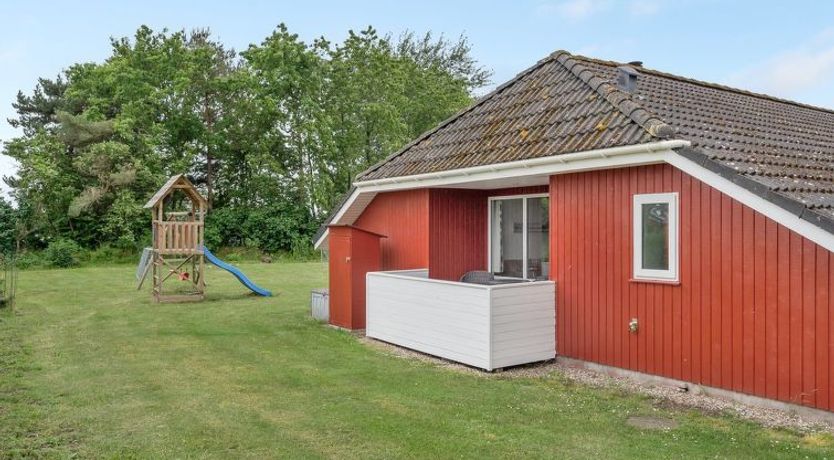 Photo of "Emly" - 1.1km from the sea