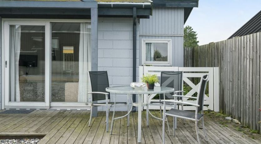 Photo of "Alvina" - 25m from the sea