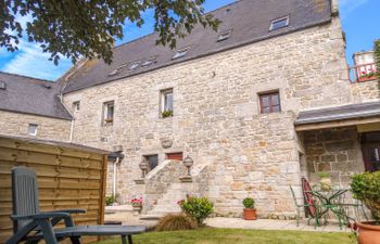 Manoir des Halles Holiday Home