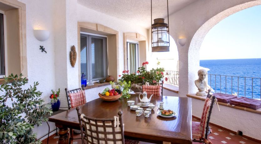 Photo of Villa El Paraiso al Mar Ambolo