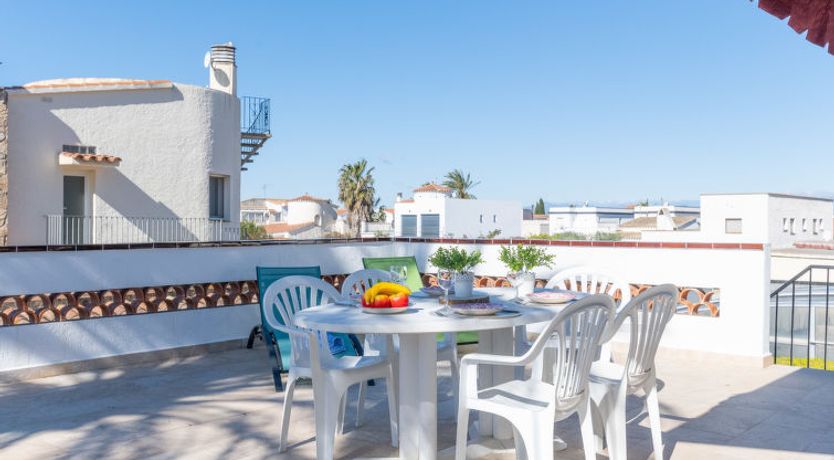 Photo of Melrose place Apartment 3