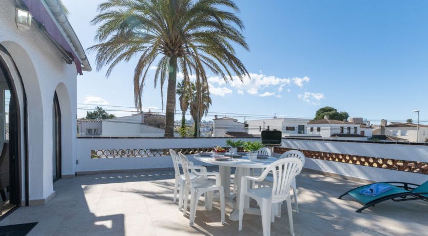 Photo of Melrose place Apartment 3