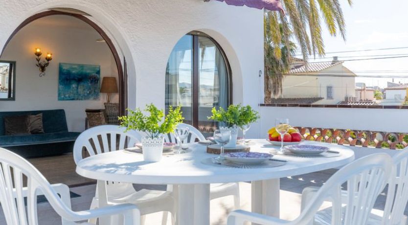 Photo of Melrose place Apartment 3