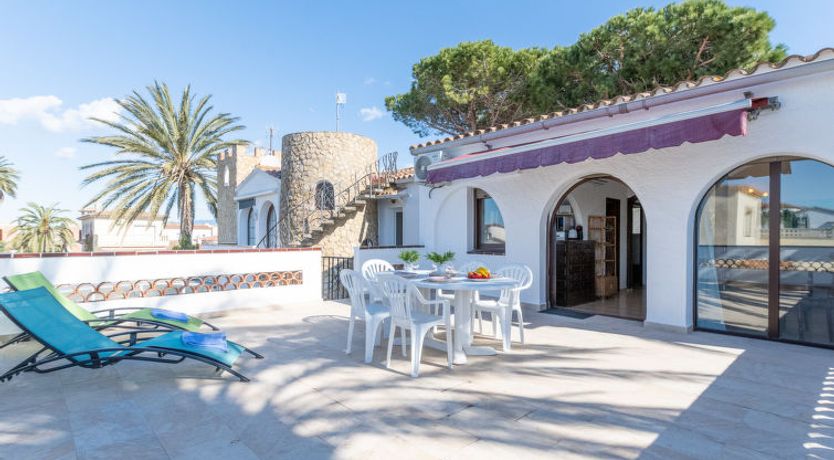 Photo of Melrose place Apartment 3