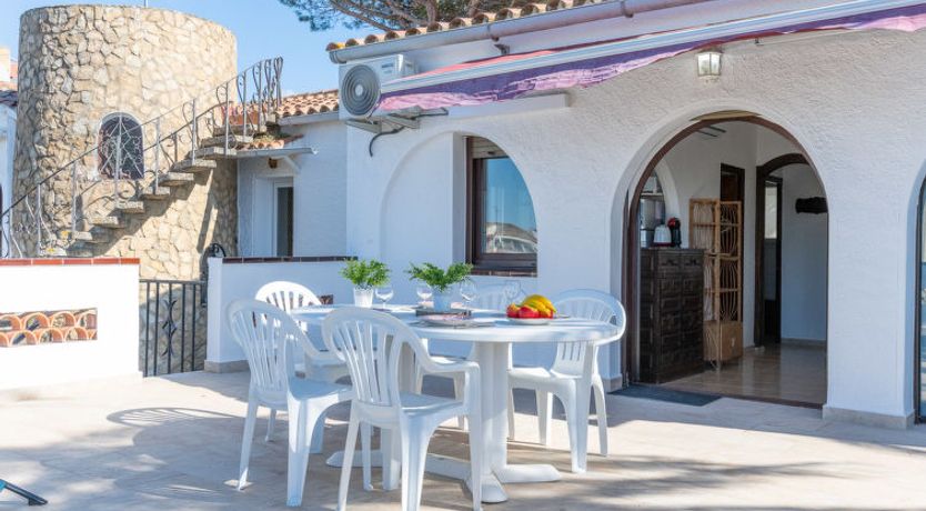 Photo of Melrose place Apartment 3