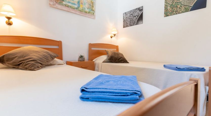 Photo of Melrose place Apartment 2