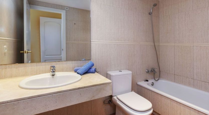 Photo of "Port Pals Sea View" Apartment 5