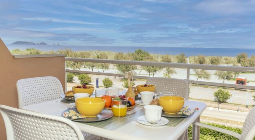 Photo of "Port Pals Sea View" Apartment 5