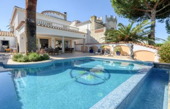 Llobregat 41b Holiday Home