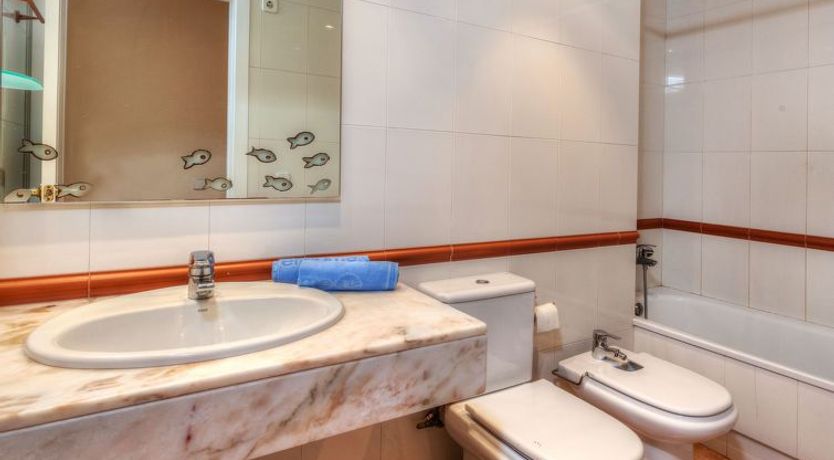 Photo of "Port Pals Golden" Apartment 4