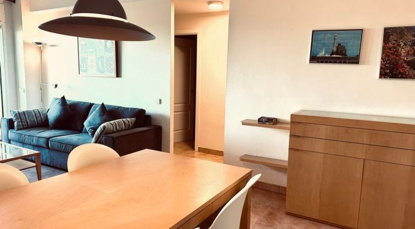 Photo of "Port Pals Golden" Apartment 4