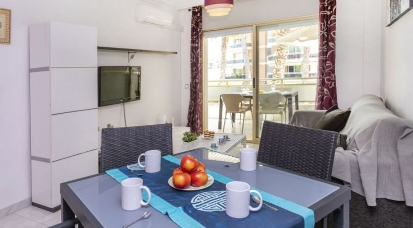 Photo of Jardines Family 205