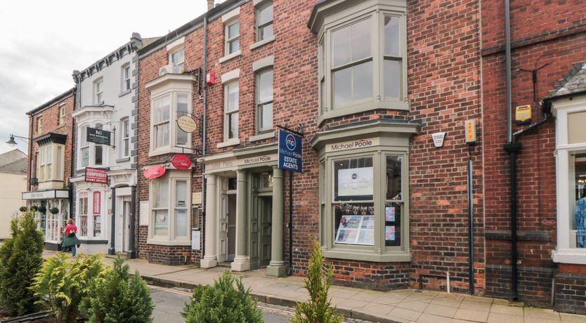 Photo of 10 Chaloner