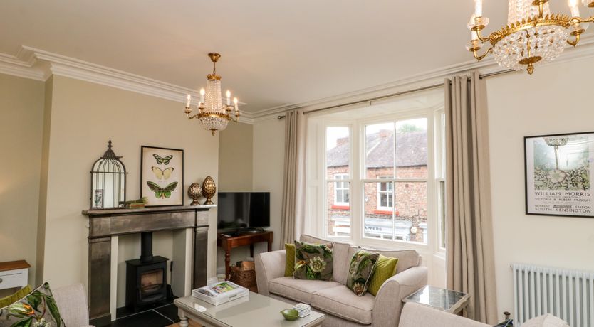 Photo of 10 Chaloner