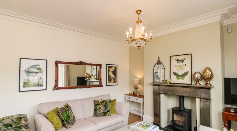 Photo of 10 Chaloner