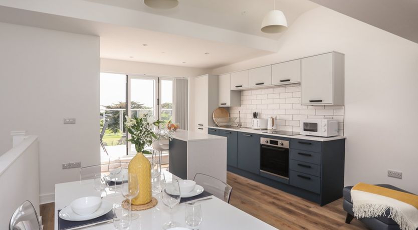 Photo of Golygfa'r Gastell / Castle View