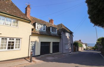 The Old Garage Holiday Cottage