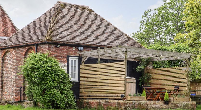 Photo of The Snug at Pickelden Farmhouse