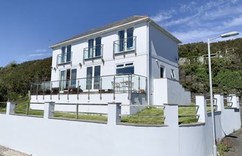 Looe Island View Holiday Cottage