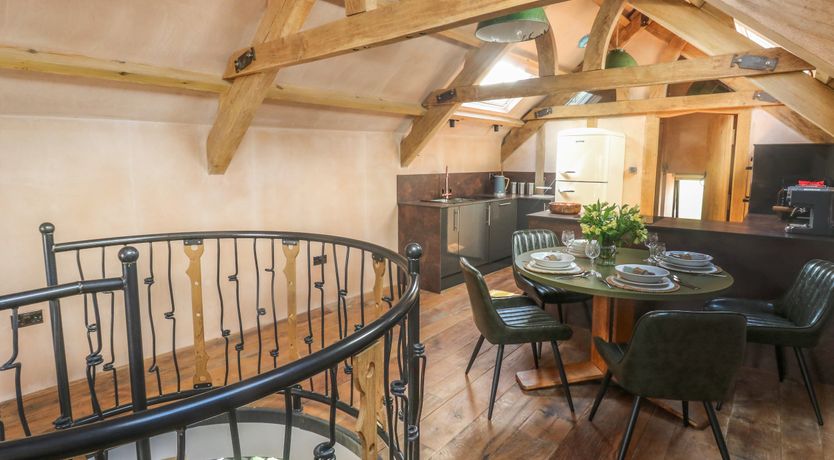 Photo of Becket's Barn