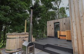 Photo of yew-tree-cabin-1