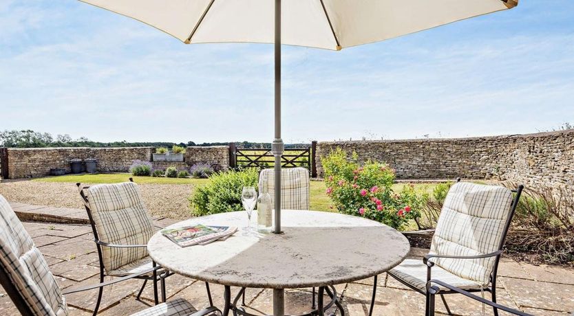 Photo of 3 Bed in Kemble