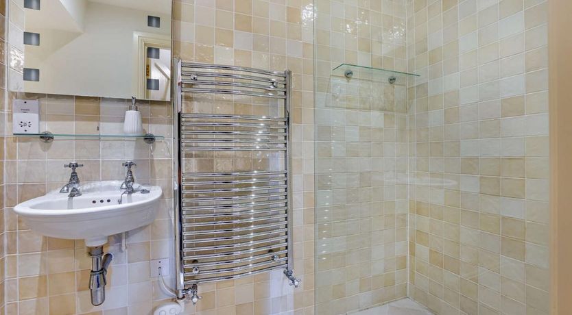 Photo of 3 Bed in Kemble