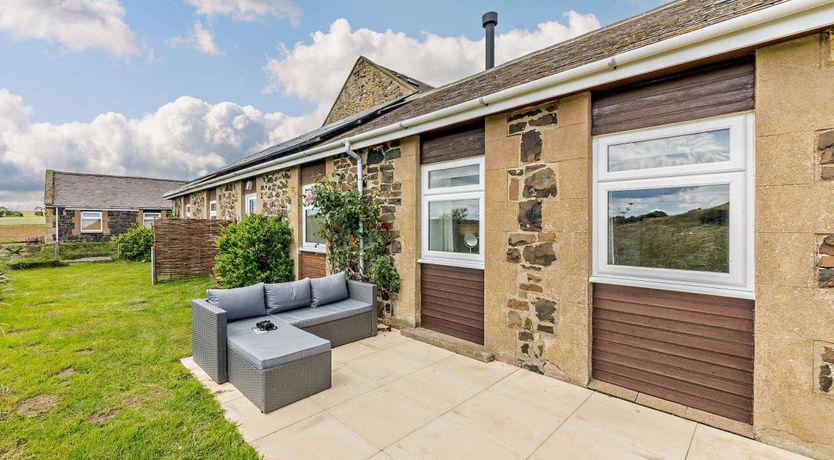 Photo of 3 Bed in Low Newton by the Sea