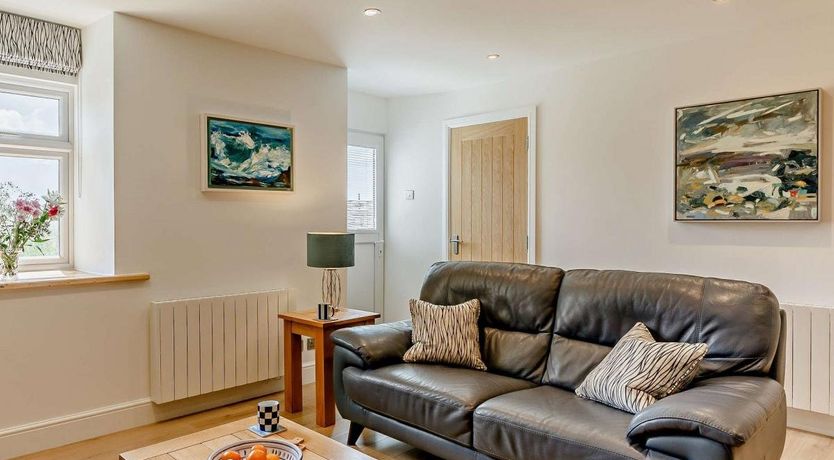 Photo of 3 Bed in Low Newton by the Sea