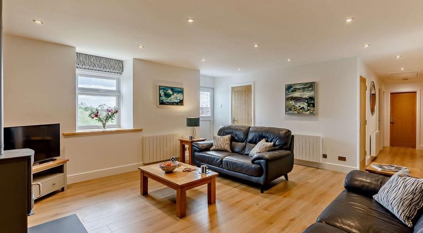 Photo of 3 Bed in Low Newton by the Sea