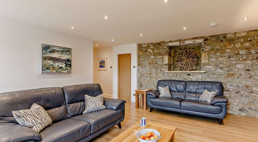 Photo of 3 Bed in Low Newton by the Sea