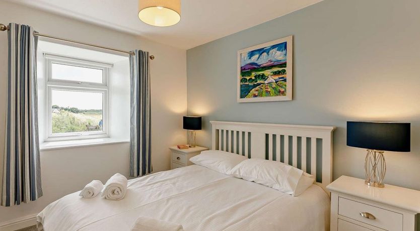 Photo of 3 Bed in Low Newton by the Sea