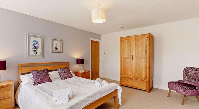Photo of 3 Bed in Newton -by-the- Sea