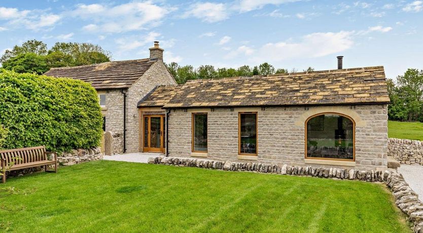 Photo of 3 Bed in Tunstead