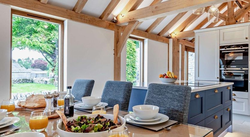 Photo of 3 Bed in Tunstead