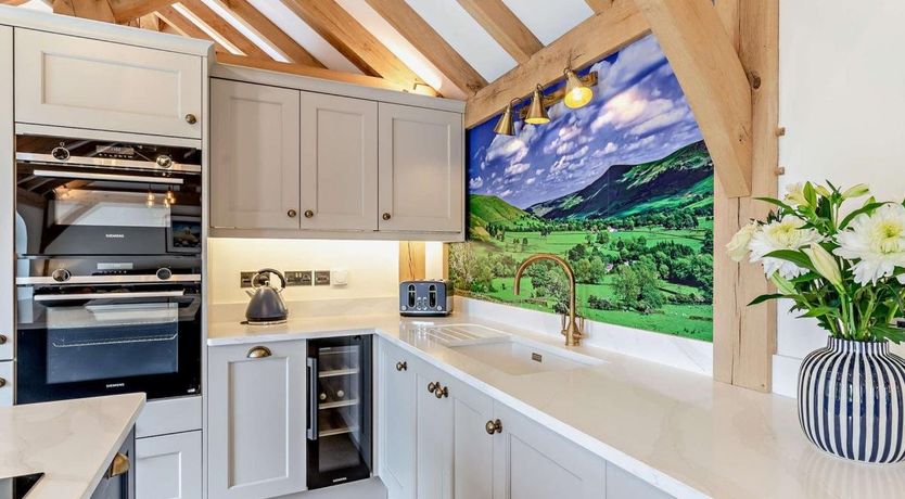 Photo of 3 Bed in Tunstead