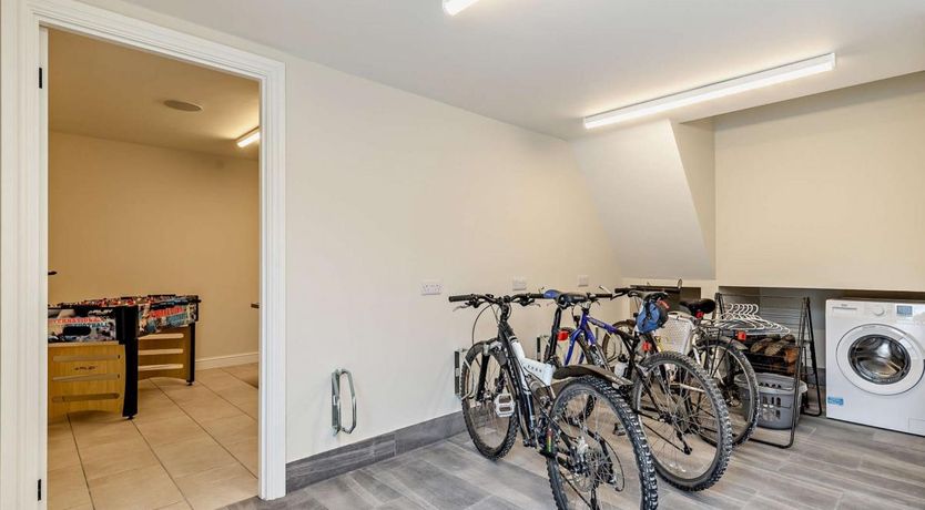 Photo of 3 Bed in Tunstead