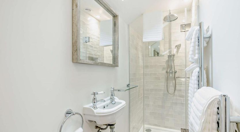 Photo of 2 Bed in Cheltenham