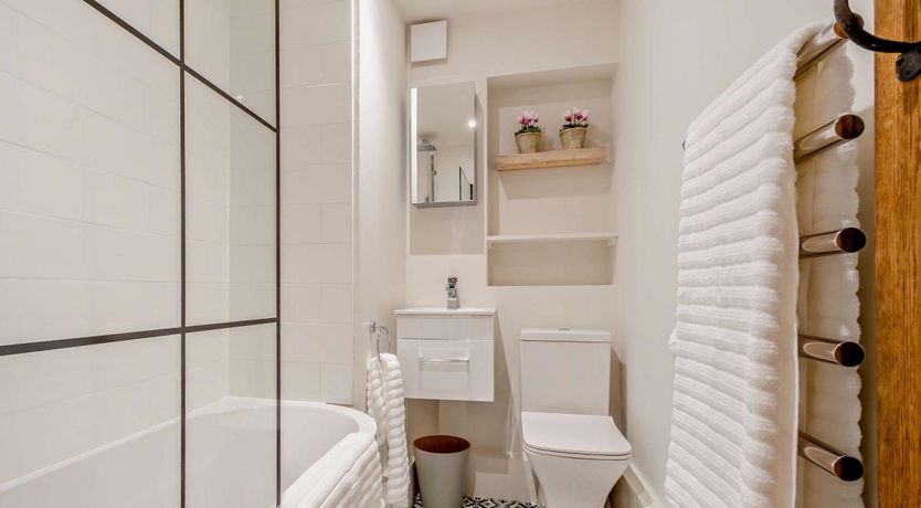 Photo of 2 Bed in Lower Swell