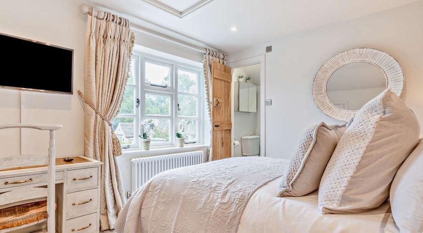 Photo of 2 Bed in Cheltenham