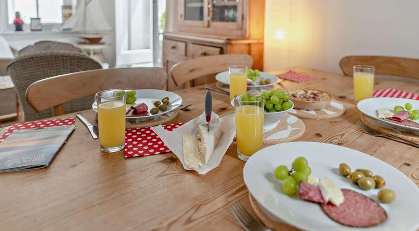 Photo of 2 Bed in Lymington