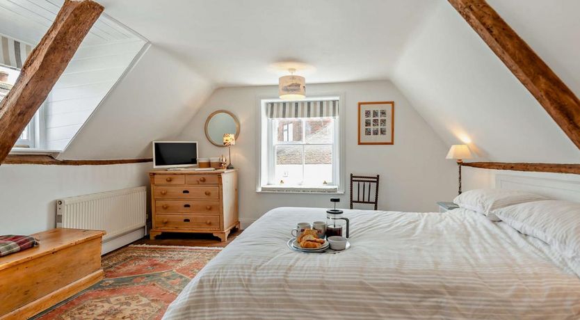 Photo of 2 Bed in Lymington