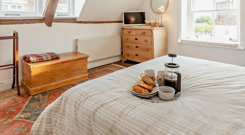 Photo of 2 Bed in Lymington