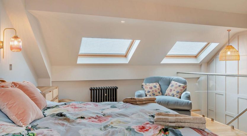 Photo of 3 Bed in Tenby