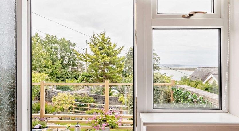 Photo of 2 Bed in Aberdovey