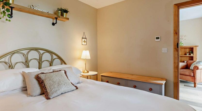 Photo of 2 Bed in Masbury