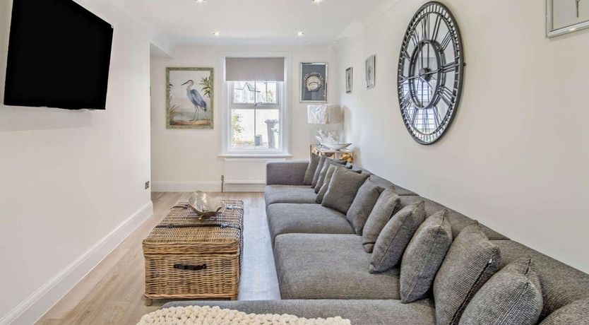 Photo of 3 Bed in Shanklin