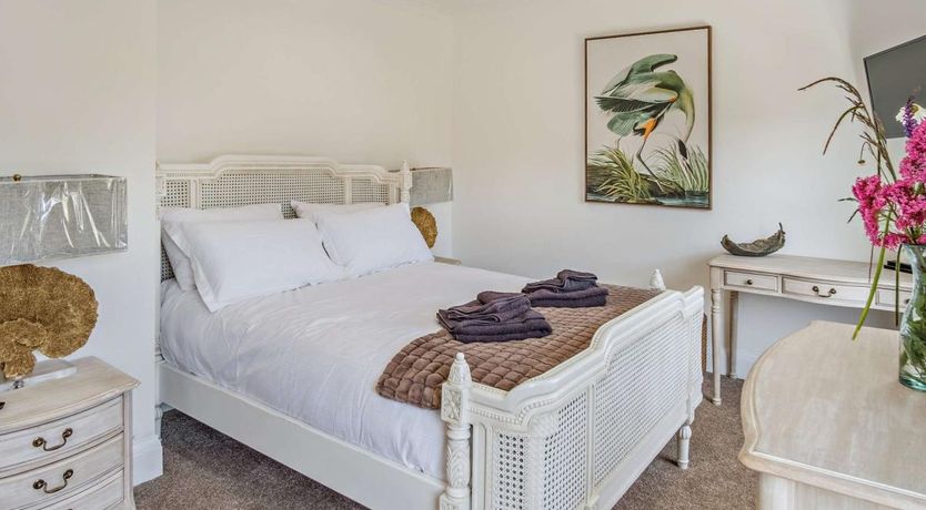 Photo of 3 Bed in Shanklin