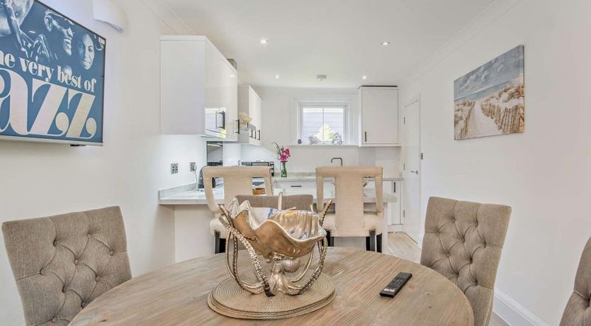 Photo of 3 Bed in Shanklin